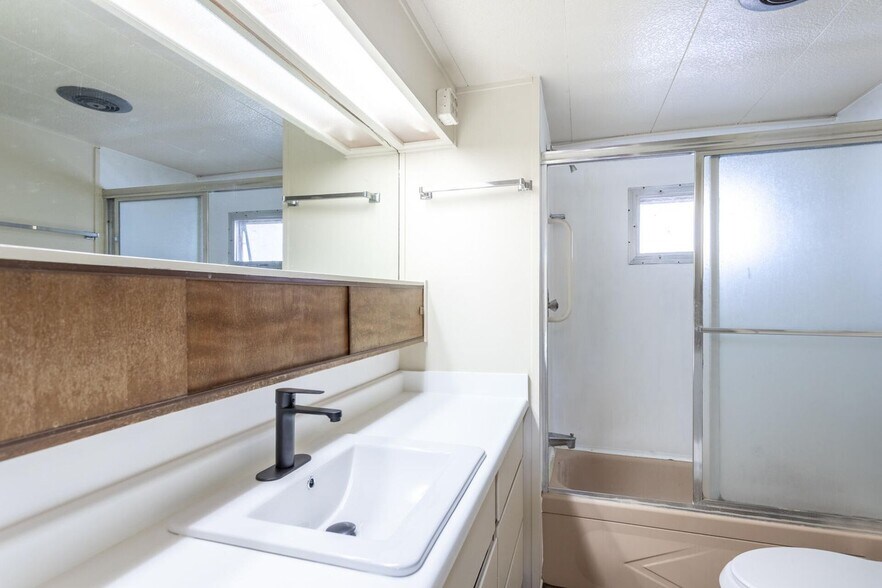 More Photos Of 37087 Main St, Burney Showroom For Sale