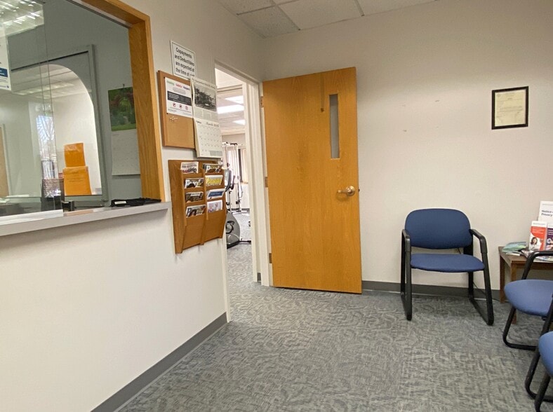 More Photos Of 20 Pondmeadow Dr, Reading Medical For Sale