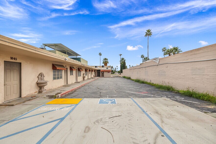 More Photos Of 1059-1063 N Palm Canyon Dr, Palm Springs Storefront For Sale