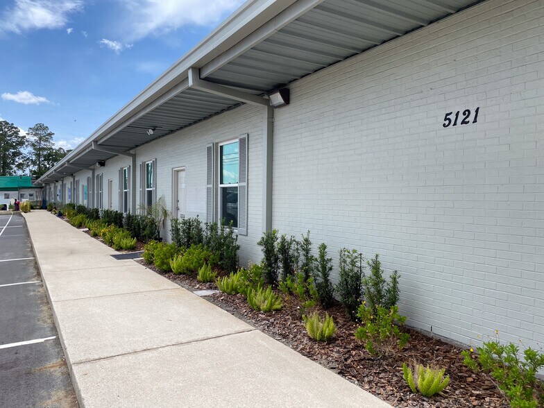 More Photos Of 5121 Bowden Rd, Jacksonville Light Manufacturing For Lease