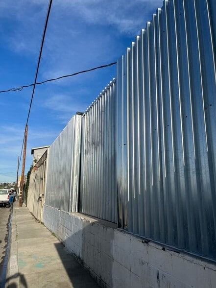 More Photos Of 3242 Fowler St, Los Angeles Warehouse For Lease