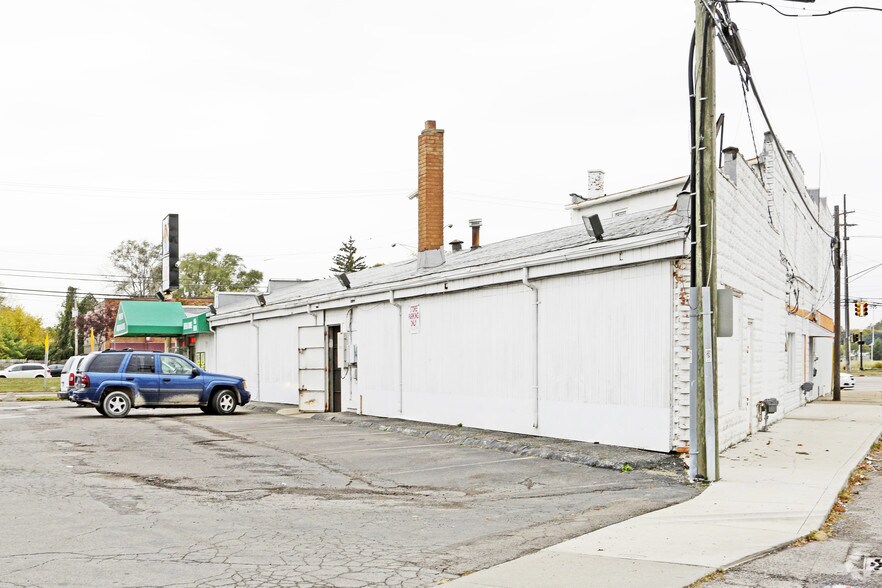 More Photos Of 31830 Mound Rd, Warren Freestanding For Lease