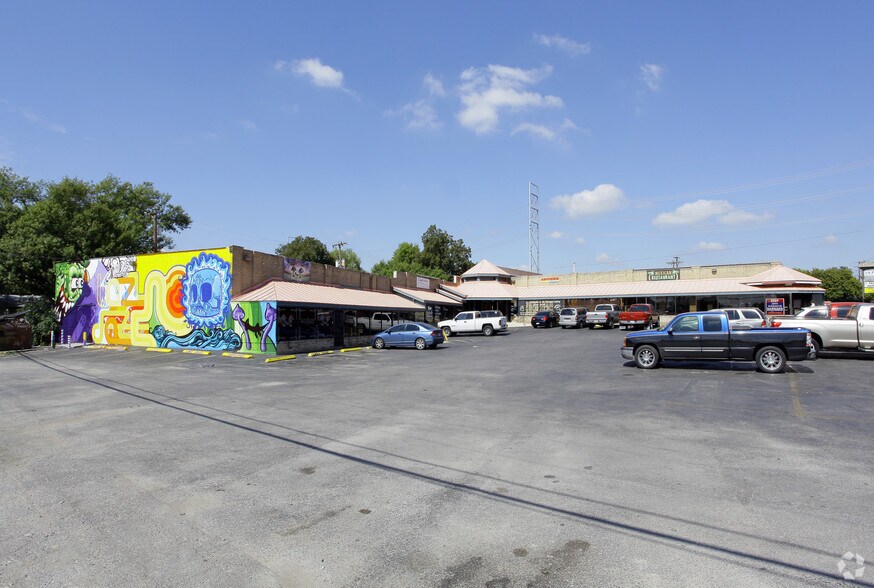 More Photos Of 3333 West Ave, San Antonio Unknown For Lease