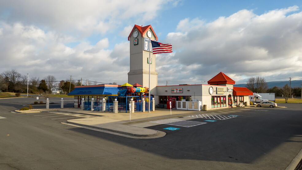 More Photos Of 10937 N Valley Pike, Broadway Restaurant For Lease