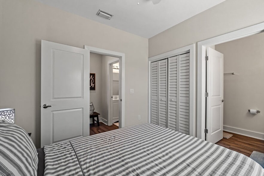 More Photos Of 2906 Sarah Jean Ct, Panama City Manufactured Housing Mobile Home Park For Sale