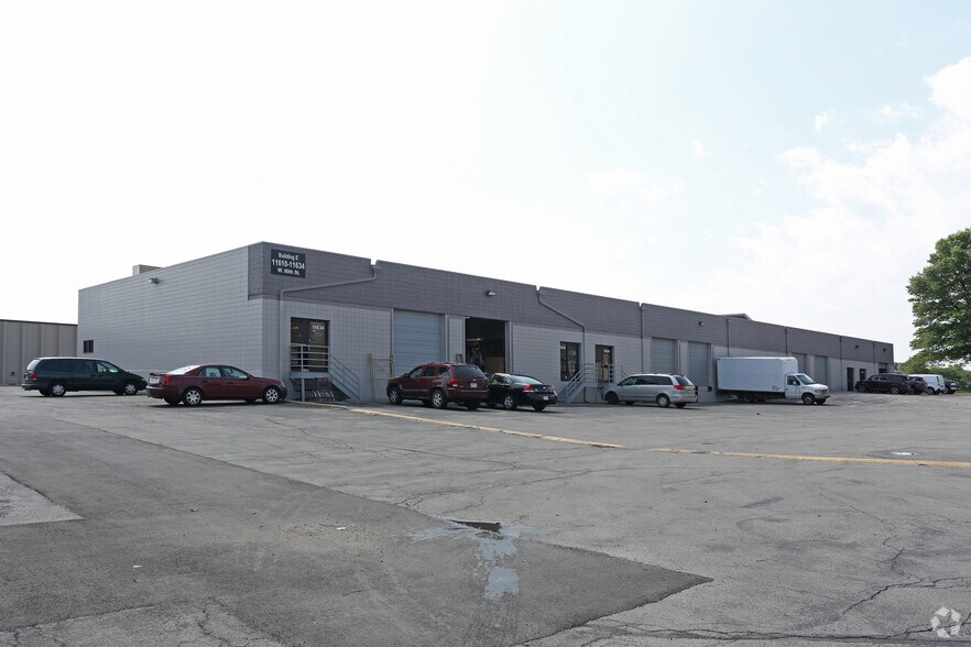 More Photos Of 11610-11634 W 90th St, Overland Park Warehouse For Lease