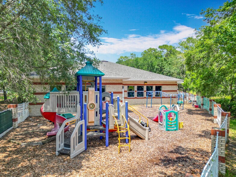 More Photos Of 1001 Greenwood Blvd, Lake Mary Daycare Center For Lease