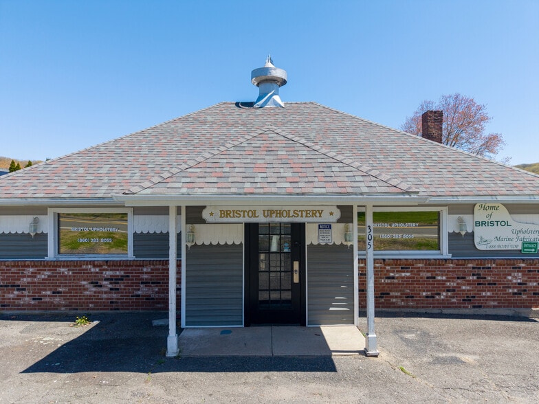 More Photos Of 305 South St, Plymouth Storefront Retail Office For Sale