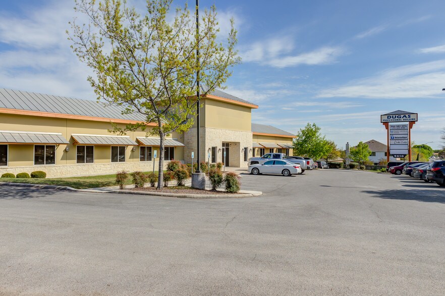 More Photos Of 9410 Dugas Dr, San Antonio Medical For Lease