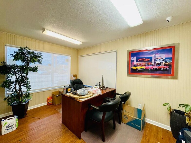 More Photos Of 4006 N Navarro St, Victoria Auto Dealership For Sale