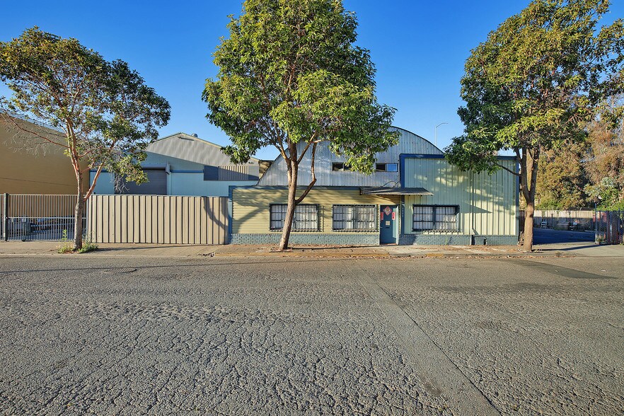 More Photos Of 4800 Bissell Ave, Richmond Manufacturing For Lease