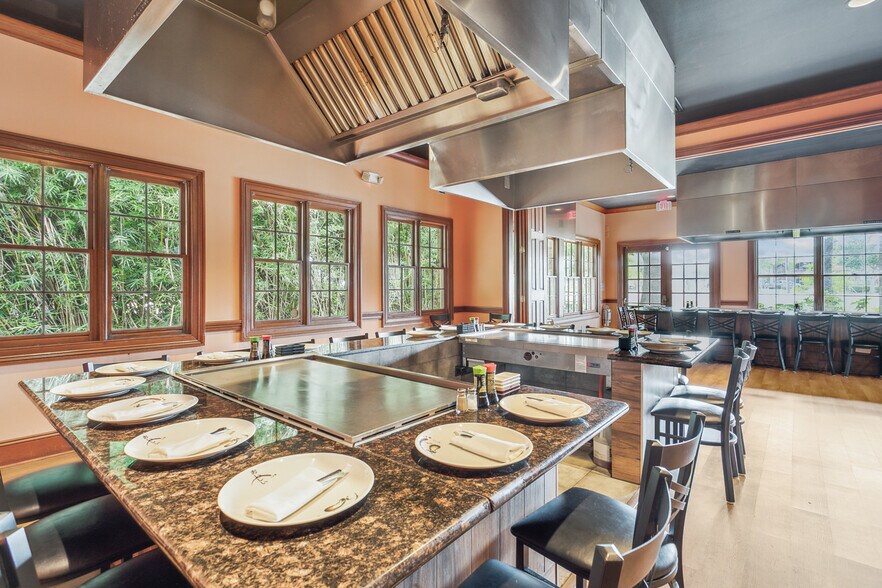 More Photos Of 629 N Highway 190, Covington Restaurant For Sale