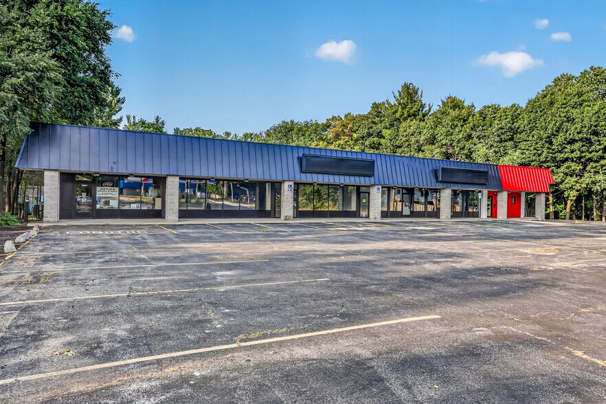 More Photos Of 1006 E Colby St, Whitehall Storefront Retail Office For Sale