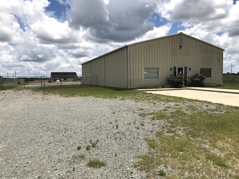 More Photos Of 86 Peaches Dr, Reynolds Industrial For Sale