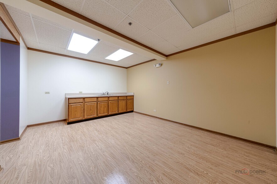 More Photos Of 1017-1019 W Park Ave, Libertyville Medical For Sale
