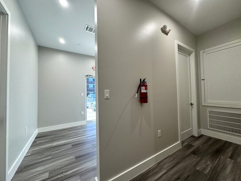 More Photos Of 8815 West Rd, Houston Office For Sale