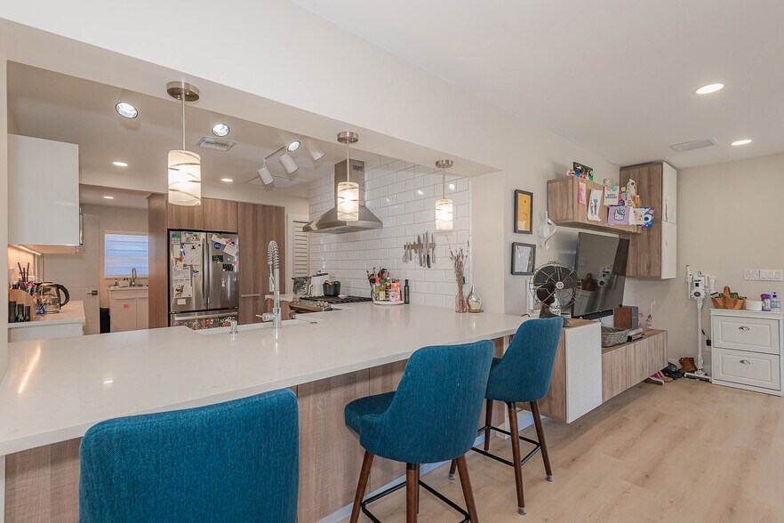 More Photos Of 302 SW 2nd Ave, Dania Beach Multifamily For Sale