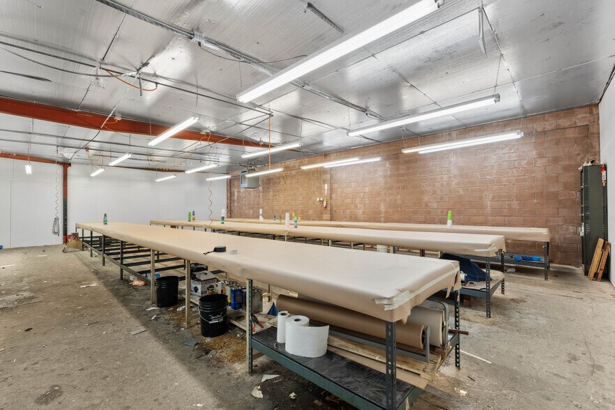 More Photos Of 491 W Rialto Ave, Rialto Manufacturing For Sale