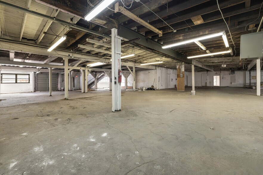 More Photos Of 47 Maple Ave, Flemington Light Manufacturing For Lease