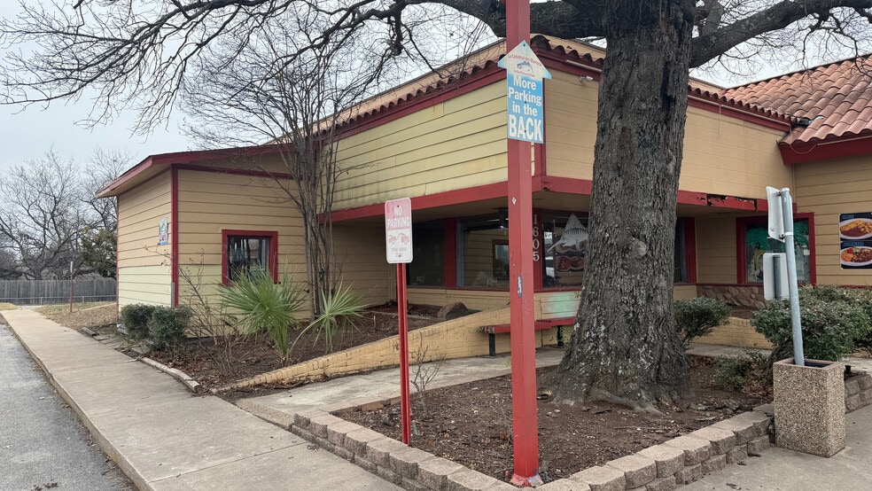 More Photos Of 2313 IH 35, Austin Restaurant For Lease