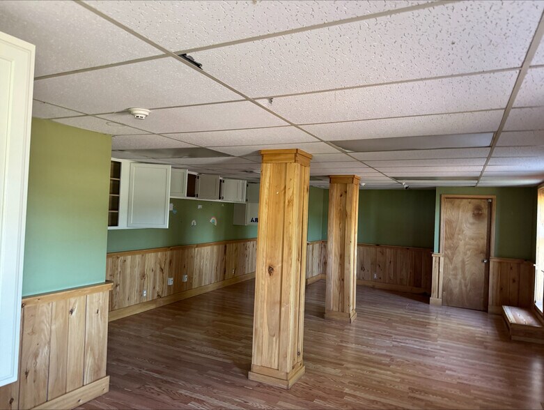 More Photos Of 1344 W Jackson St, Painesville Office For Sale