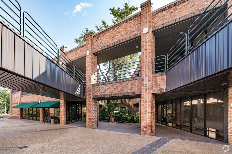 More Photos Of 4201 Bee Caves Rd, Austin Medical For Lease