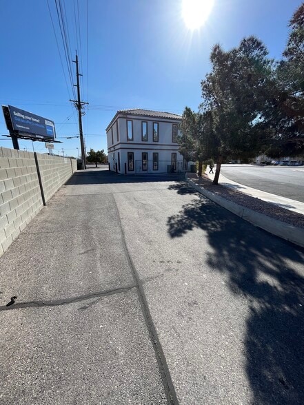 More Photos Of 6150 Transverse Dr, Las Vegas Office For Sale