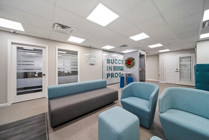 More Photos Of 75 Gilcreast Rd, Londonderry Office For Sale