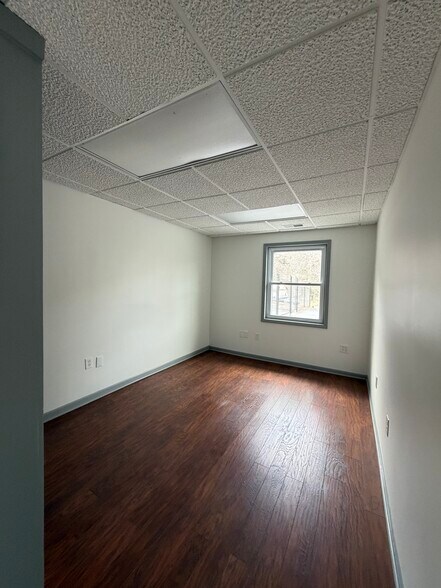 More Photos Of 2719 Huff Dr, Lawrenceville Office For Lease