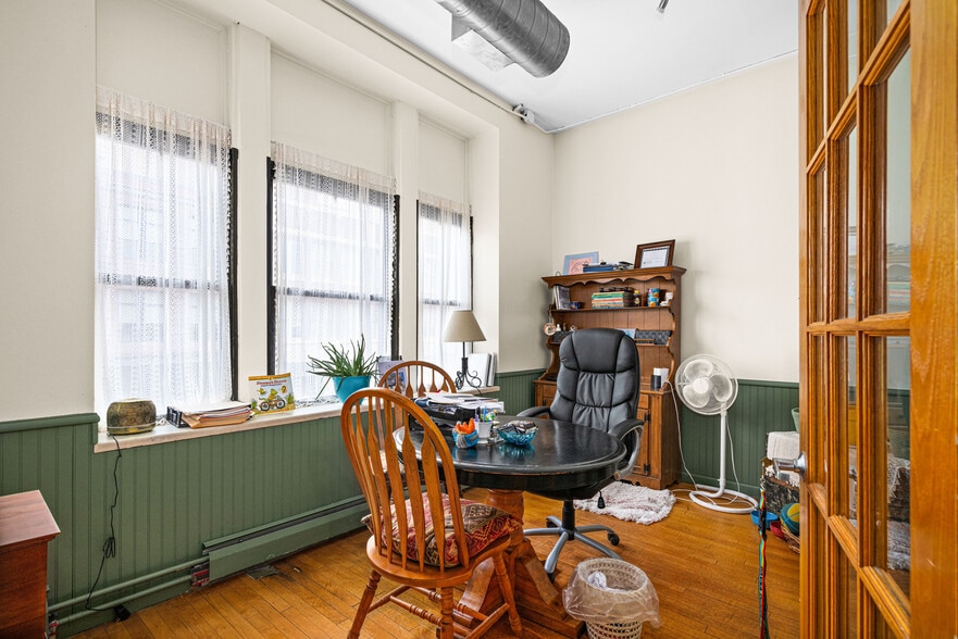 More Photos Of 202 E Superior St, Duluth Office For Sale