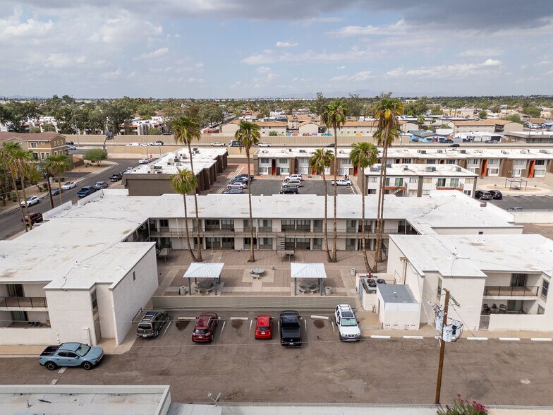 More Photos Of 2432 W Turney Ave, Phoenix Shelter For Sale