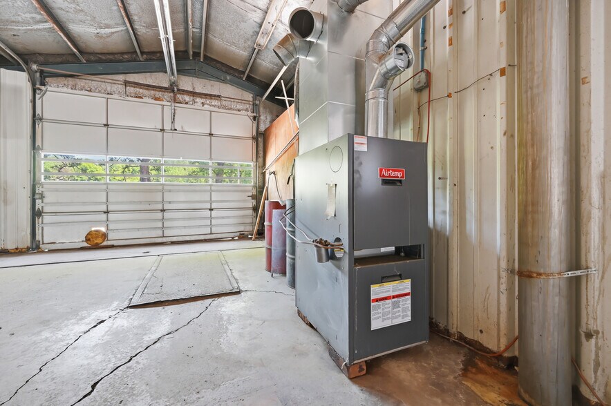 More Photos Of 3433 Sharon Rd, West Middlesex Warehouse For Sale
