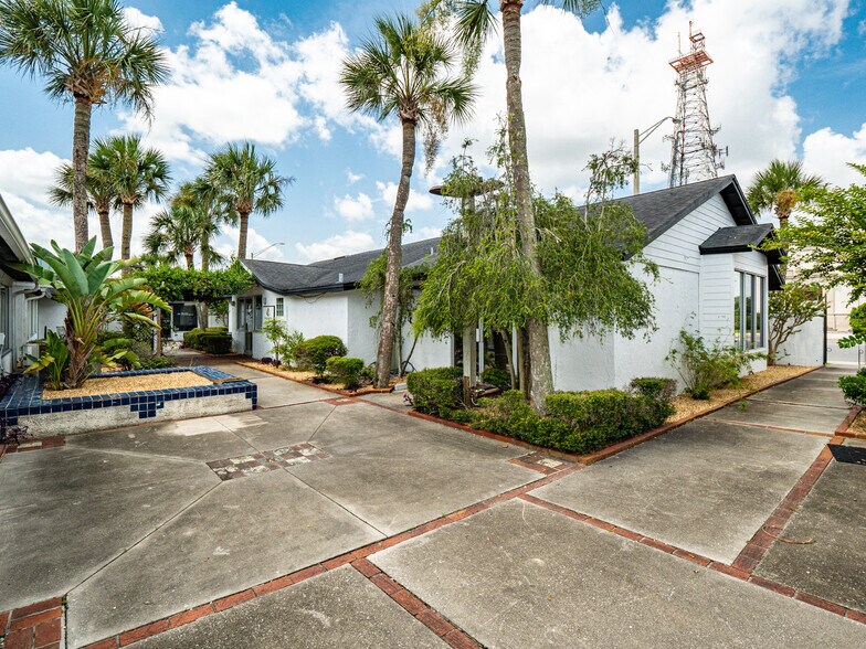 More Photos Of 1817-1835 N 3rd St, Jacksonville Beach Office For Lease