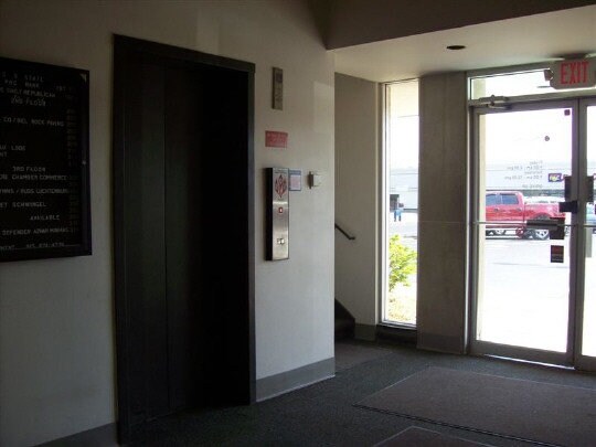 More Photos Of 130 S State St, Belvidere Office For Lease