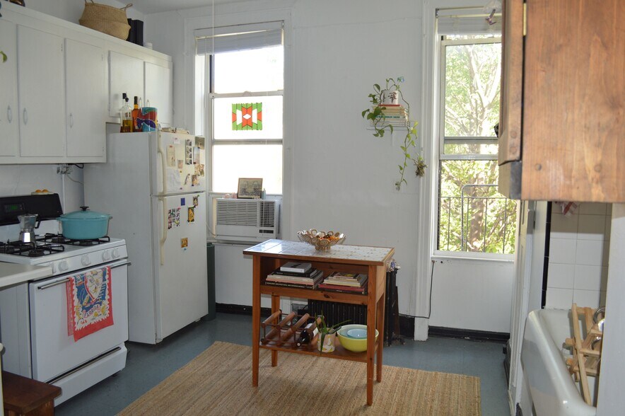 More Photos Of 354 Graham Ave, Brooklyn Storefront Retail Residential For Sale