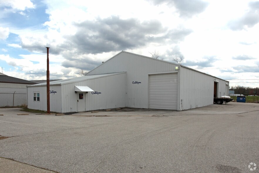 Primary Photo Of 418 Crossfield Dr, Versailles Warehouse For Sale