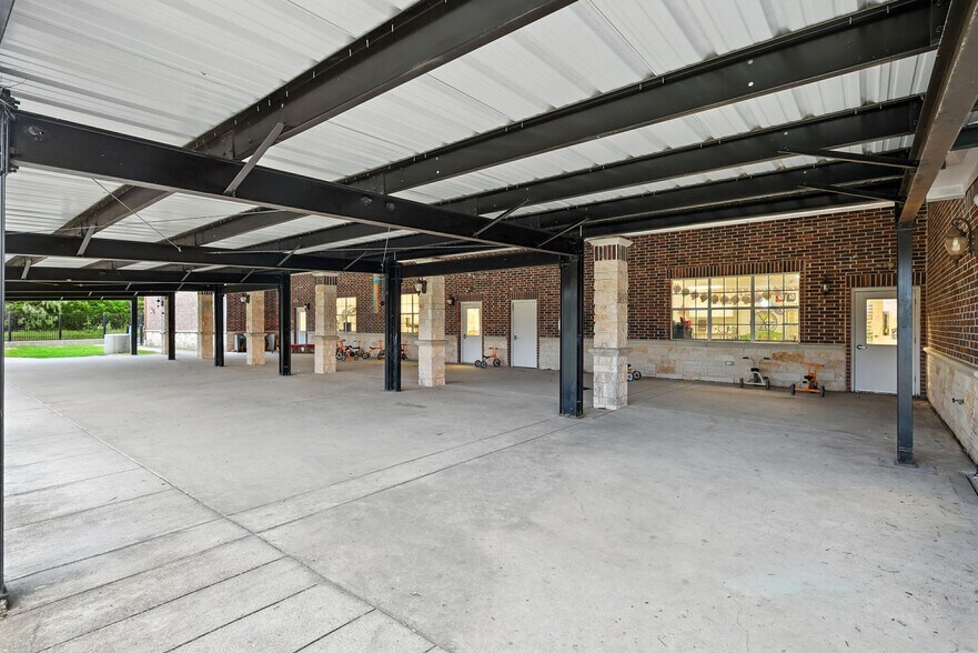 More Photos Of 1700 Cedar Run, Ennis Daycare Center For Sale