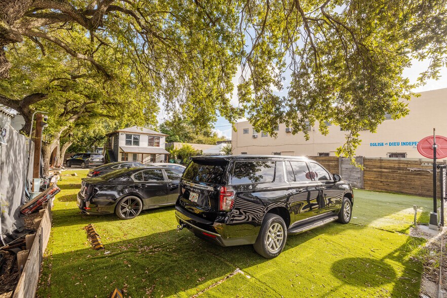 More Photos Of 279 NW 54th St, Miami Flex For Sale