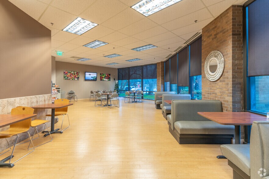 More Photos Of 12221 Merit Dr, Dallas Office For Lease