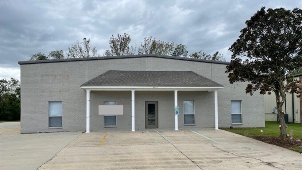 More Photos Of 39359 Airline Plz, Gonzales Warehouse For Lease