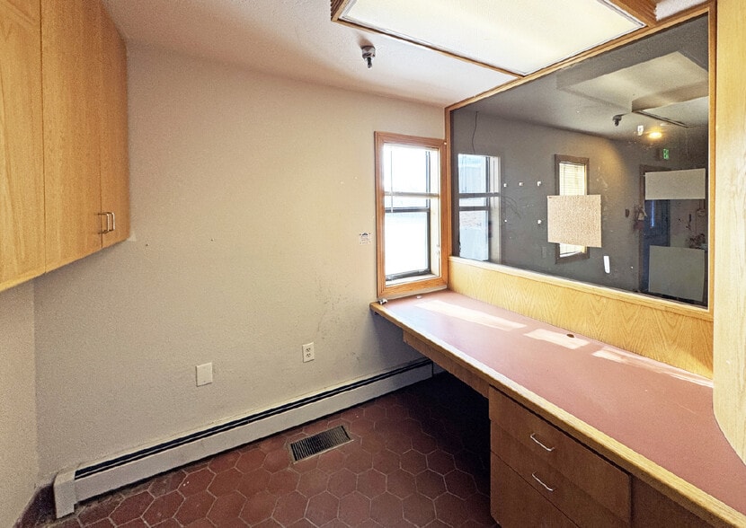 More Photos Of 1920 Columbia Dr SE, Albuquerque Warehouse For Sale