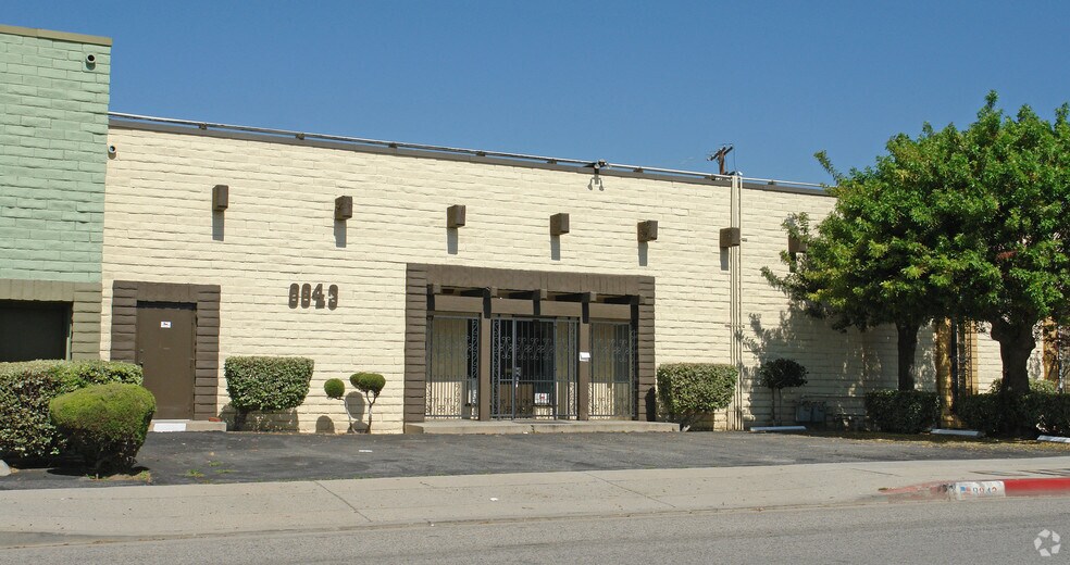Primary Photo Of 8843 Shirley Ave, Northridge Warehouse For Lease