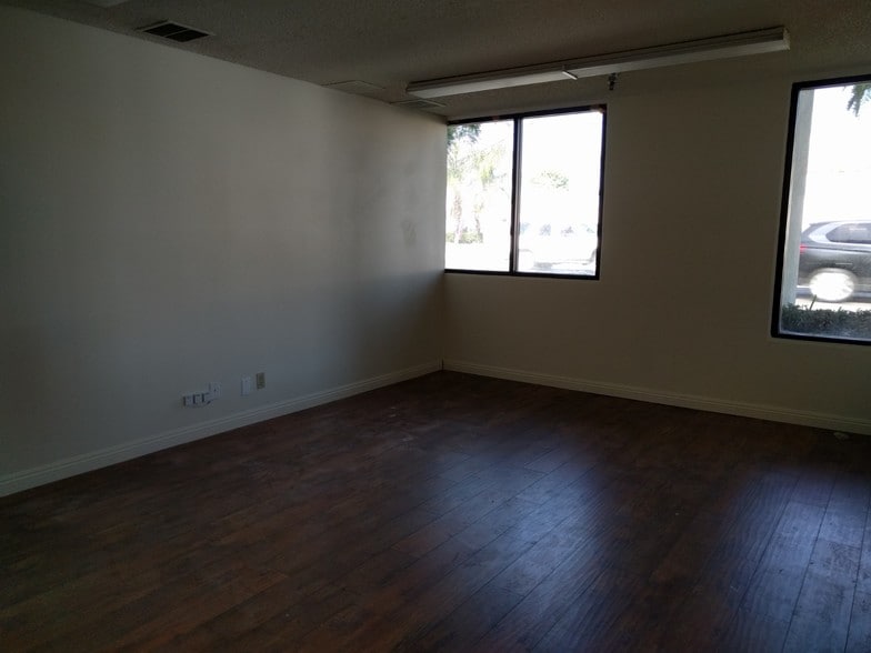 More Photos Of 9528 E Rush St, South El Monte Manufacturing For Lease