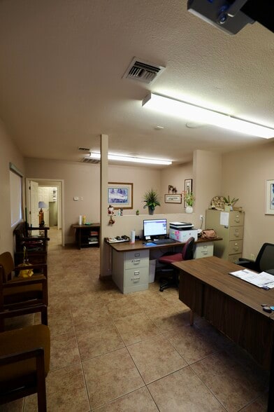 More Photos Of 2160 McCulloch Blvd N, Lake Havasu City General Retail For Sale