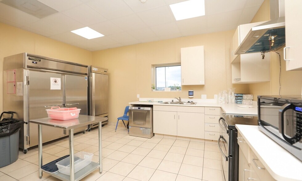 More Photos Of 20715 Bellaire Blvd, Richmond Daycare Center For Sale