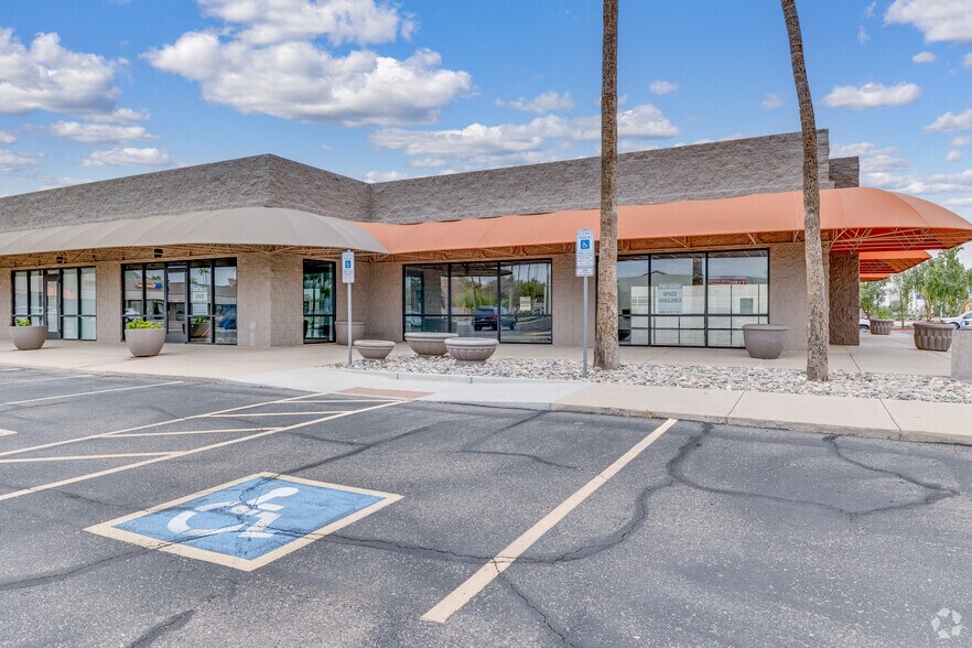 More Photos Of 1107 E Bell Rd, Phoenix General Retail For Lease