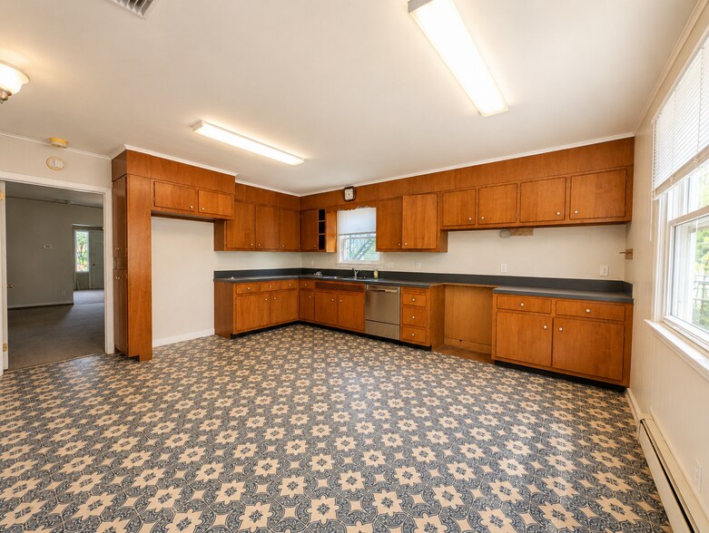 More Photos Of 69 W End Ave, Somerville Office Residential For Sale