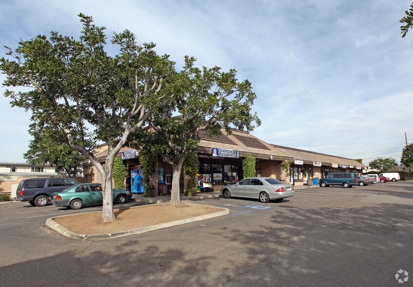 More Photos Of 1251-1271 Saviers Rd, Oxnard General Retail For Lease