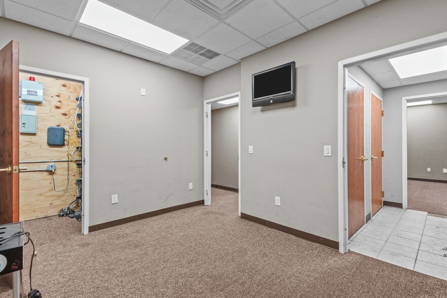 More Photos Of 495 Central Ave, Seekonk Medical For Lease