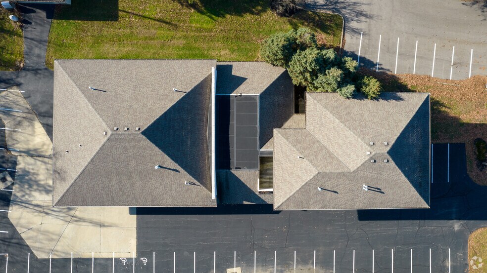 More Photos Of 171 Green Meadows Dr S, Lewis Center Office Residential For Sale